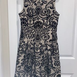 Gabby Skye Black and Cream Floral Midi Dress. 0442
